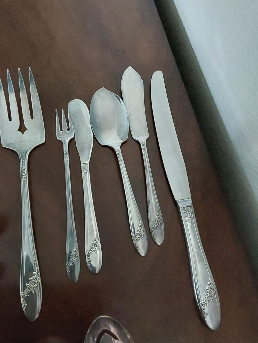 Oneida Silver Tone Community Tudor‎ Plate Flatware Set - 57 Pieces - Picture 4 of 5